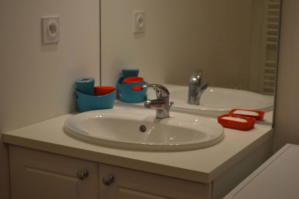 Photo of Bathroom in Lancieux