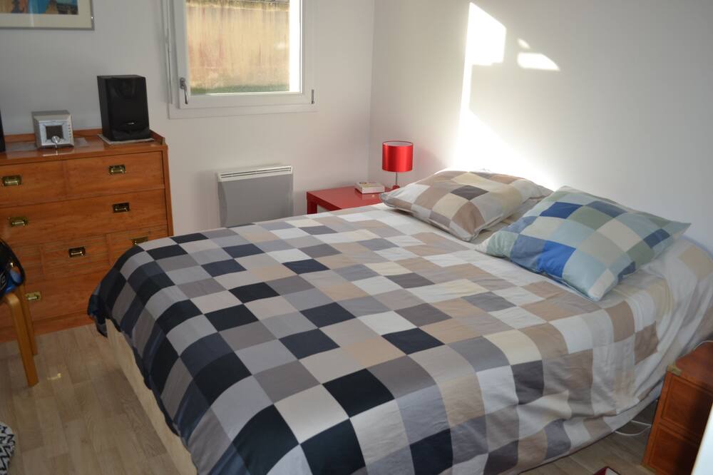 Photo of Bedroom in Lancieux