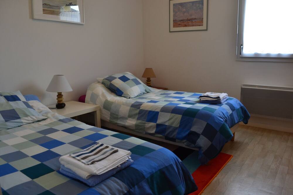 Photo of Bedroom in Lancieux
