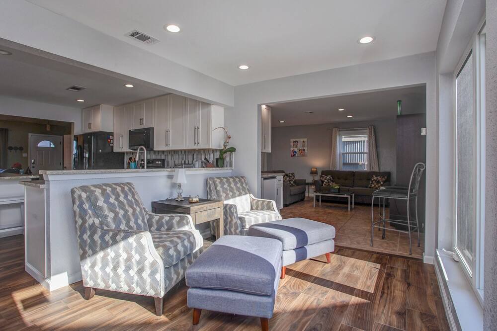 Photo of Livingroom in Azle