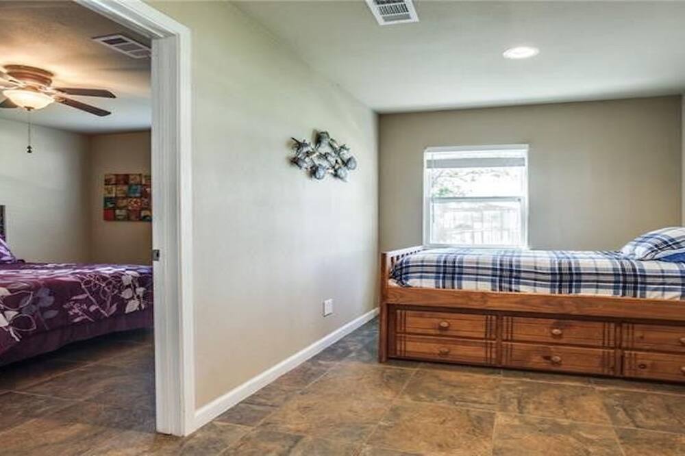 Photo of Bedroom in Azle