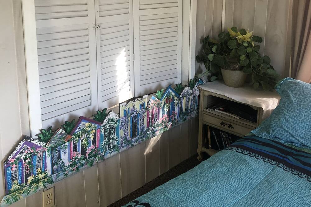 Photo of Bedroom in Surfside Beach