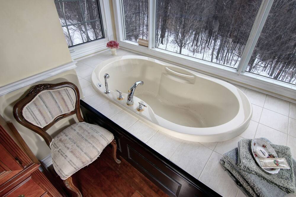 Photo of Bathroom in Louth