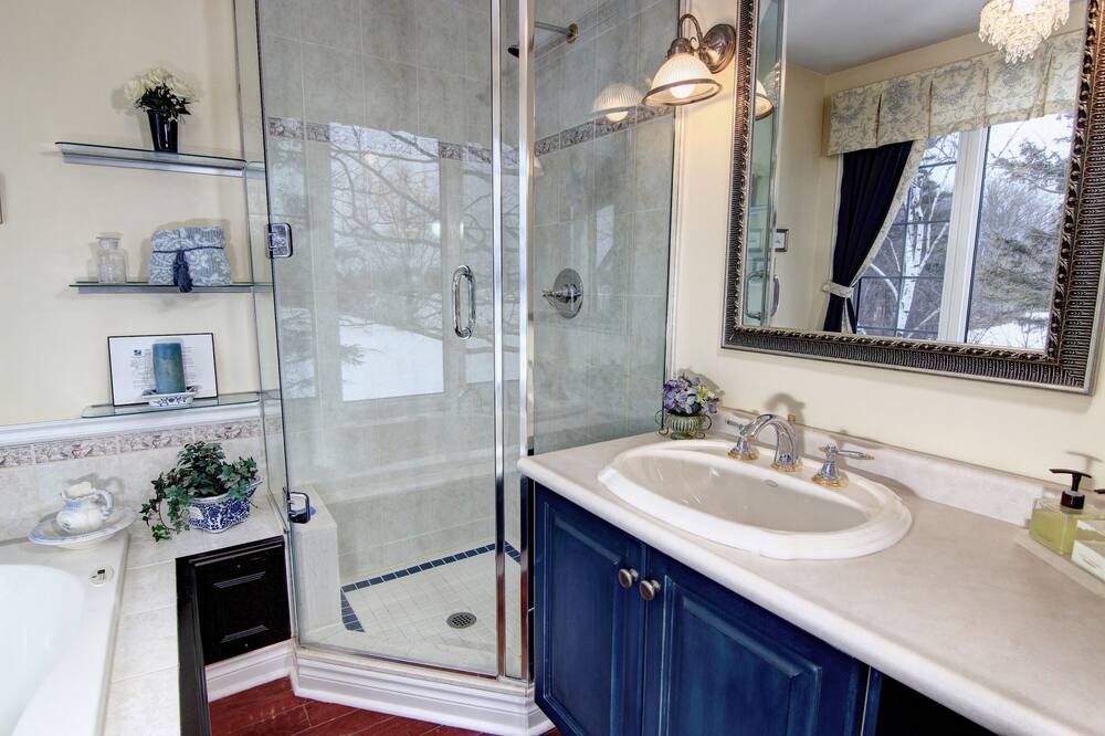 Photo of Bathroom in Louth