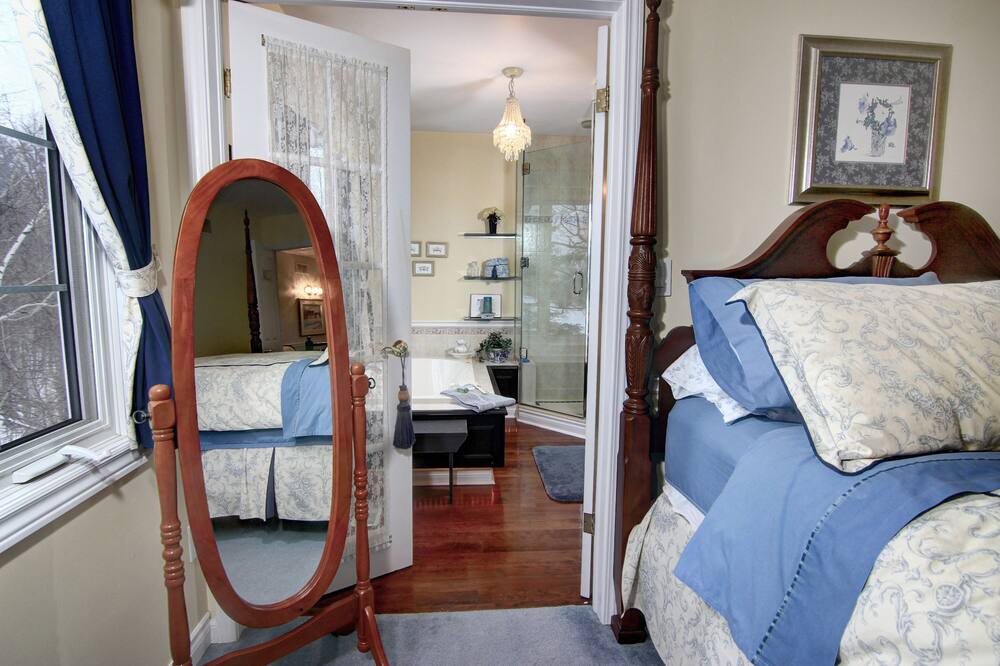 Photo of Bedroom in Louth