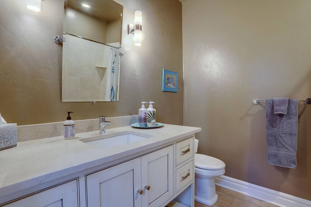 Photo of Bathroom in River Terrace