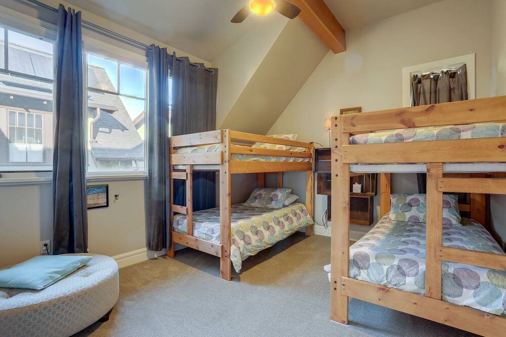 Photo of Others in River Terrace