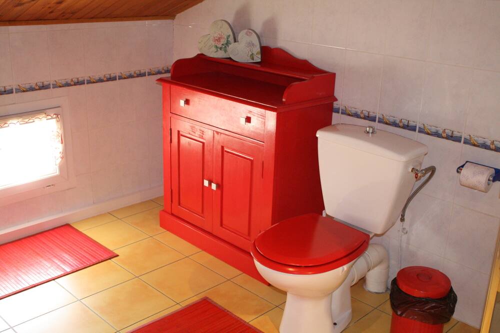 Photo of Bathroom in Lafrancaise