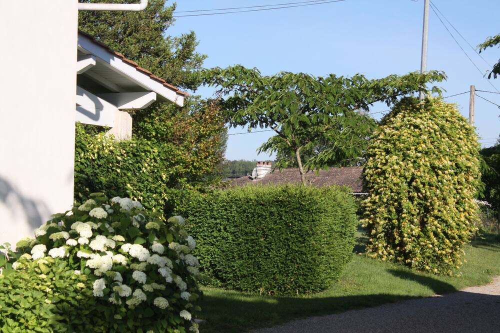 Photo of Outdoor in Lafrancaise