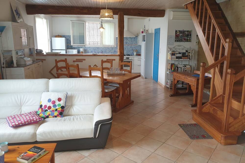 Photo of Livingroom in Lafrancaise
