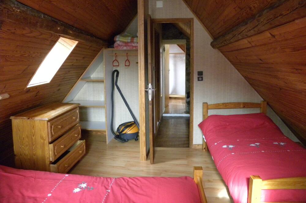 Photo of Bedroom in Cazeaux-de-Larboust