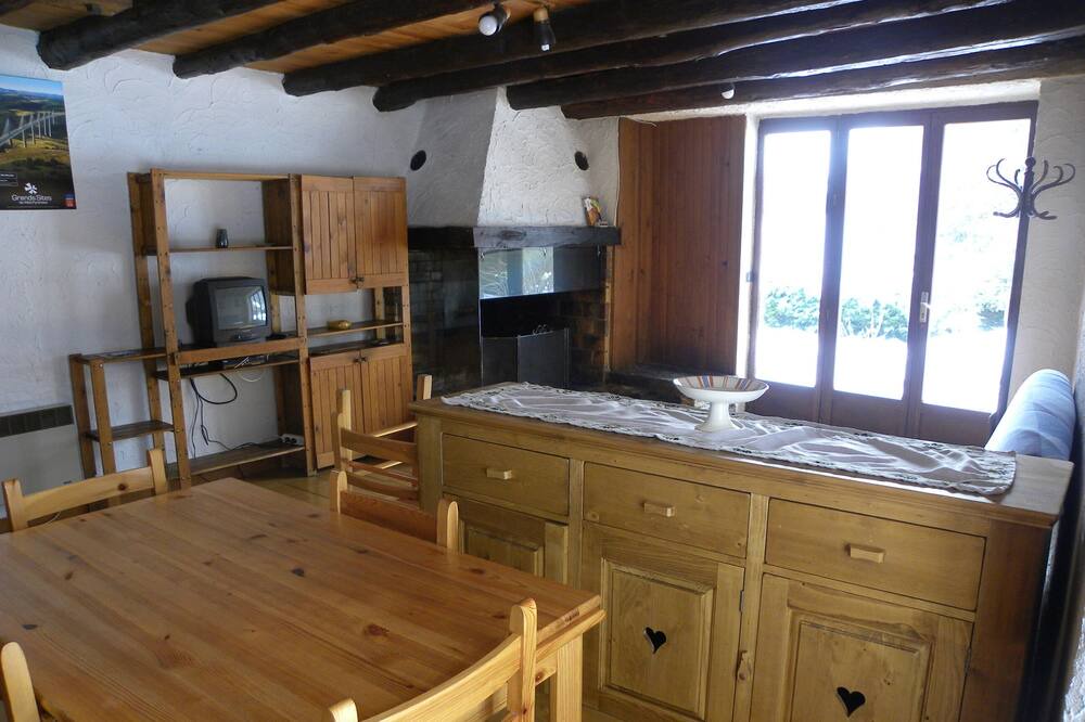 Photo of Kitchen in Cazeaux-de-Larboust