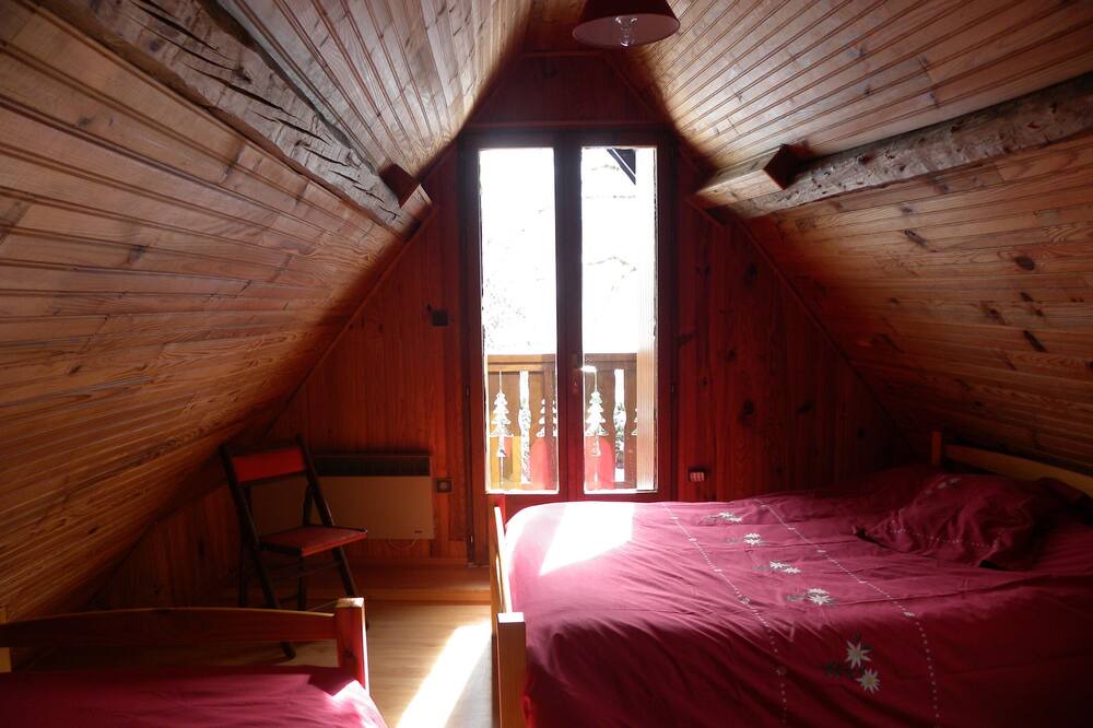 Photo of Bedroom in Cazeaux-de-Larboust