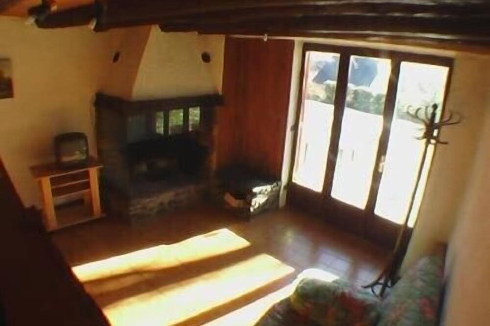 Photo of Livingroom in Cazeaux-de-Larboust