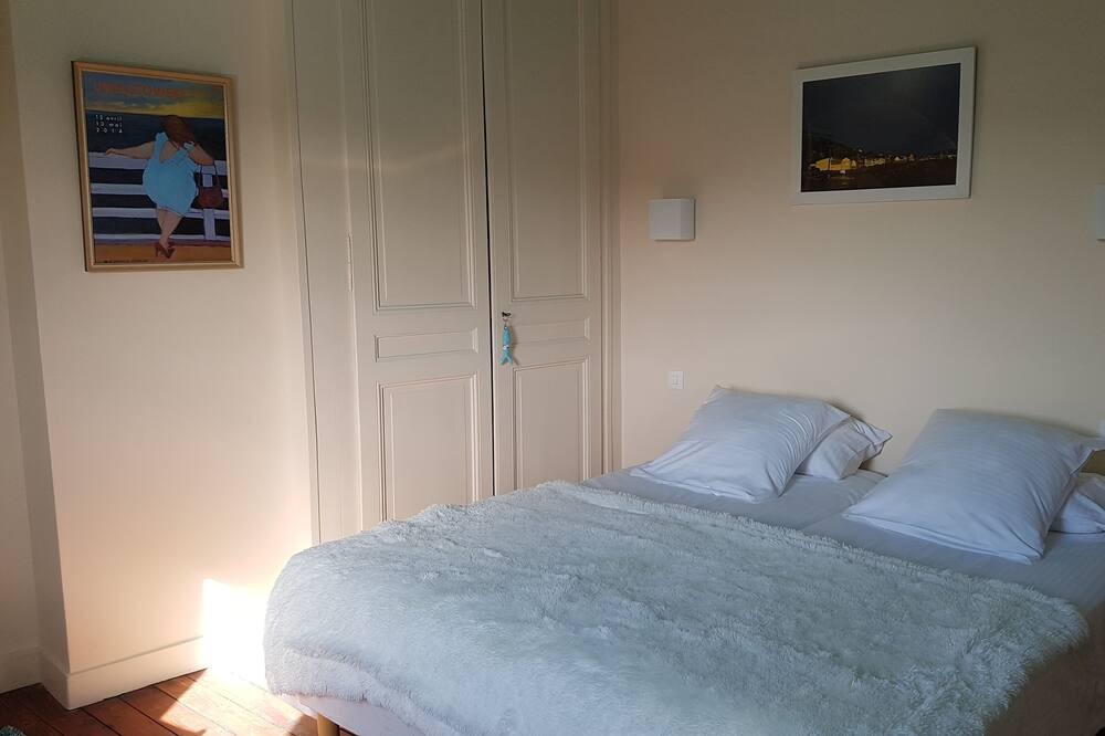 Photo of Bedroom in Fecamp