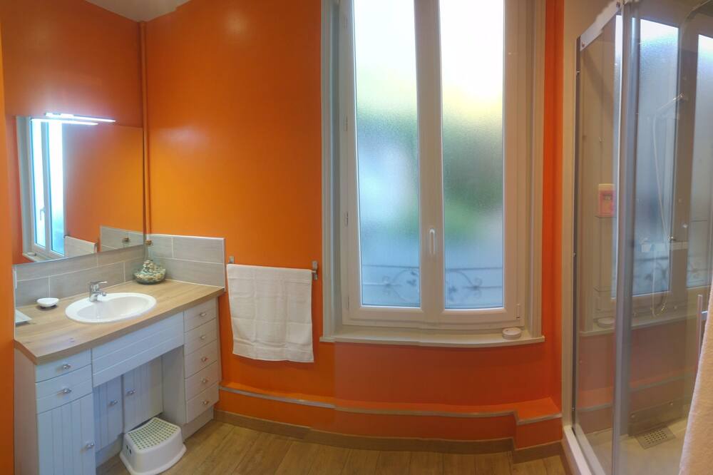 Photo of Bathroom in Fecamp