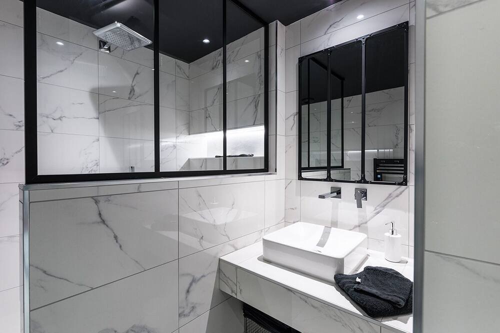 Photo of Bathroom in Libourne