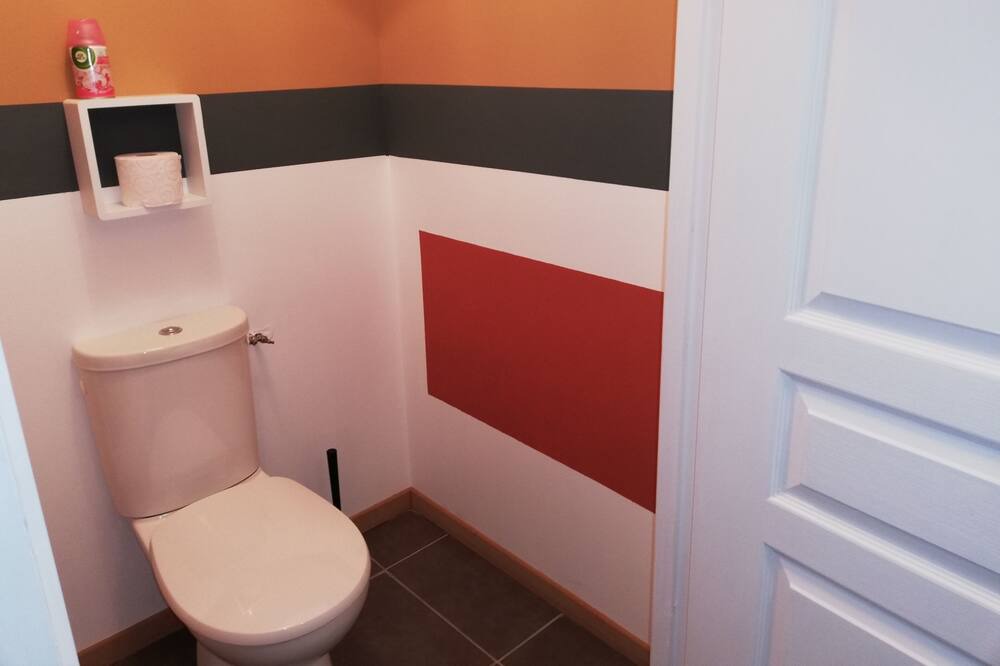 Photo of Bathroom in Sainte-Honorine-des-Pertes