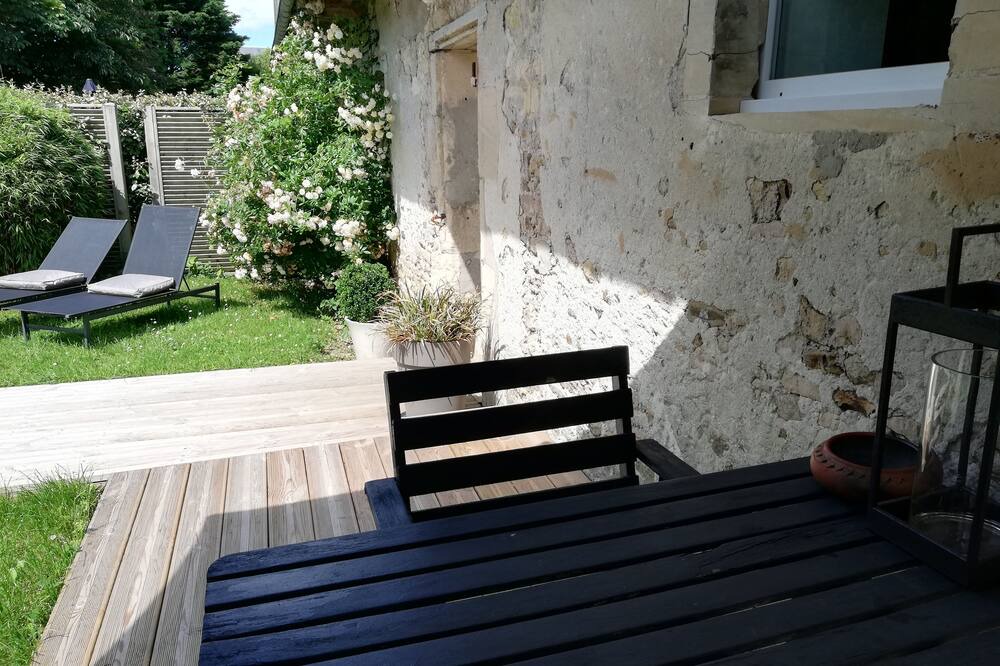 Photo of Patio Balcony in Sainte-Honorine-des-Pertes