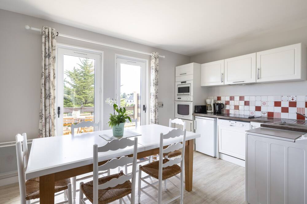 Photo of Kitchen in Saint-Jacut-de-la-Mer