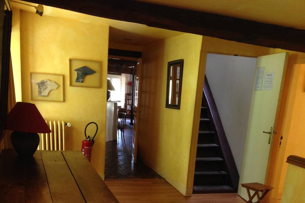 Photo of Livingroom in Chateau-Landon
