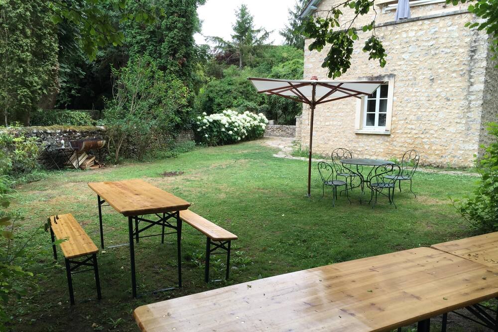 Photo of Outdoor in Chateau-Landon