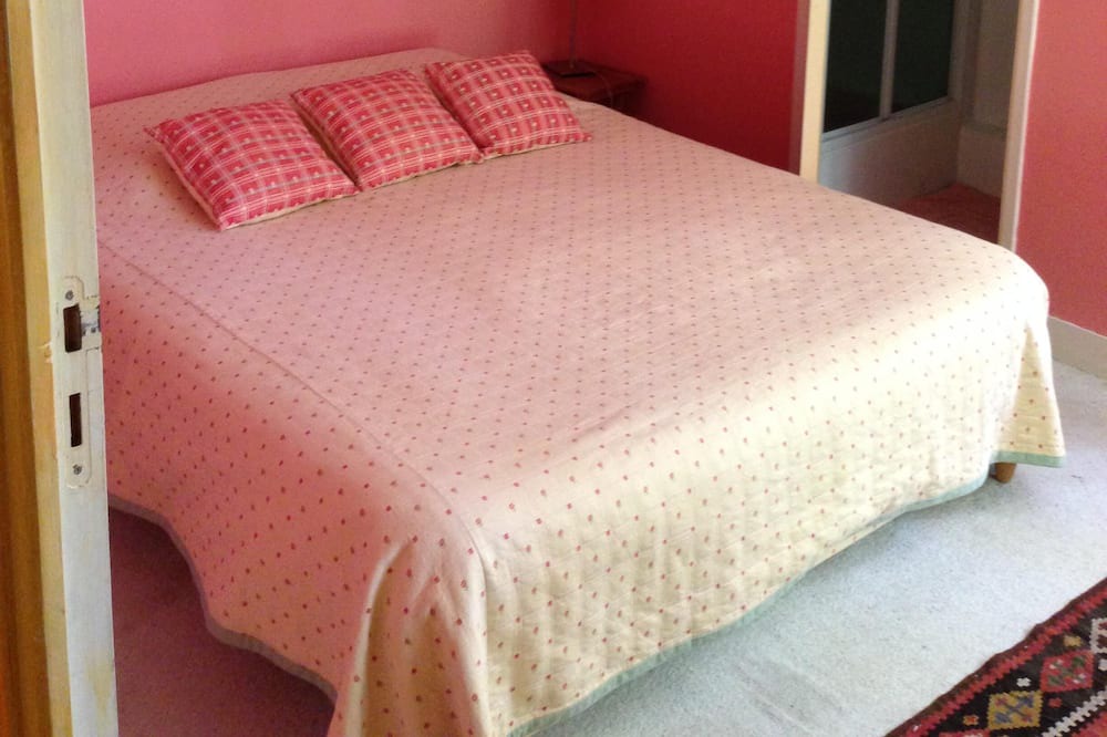Photo of Bedroom in Chateau-Landon