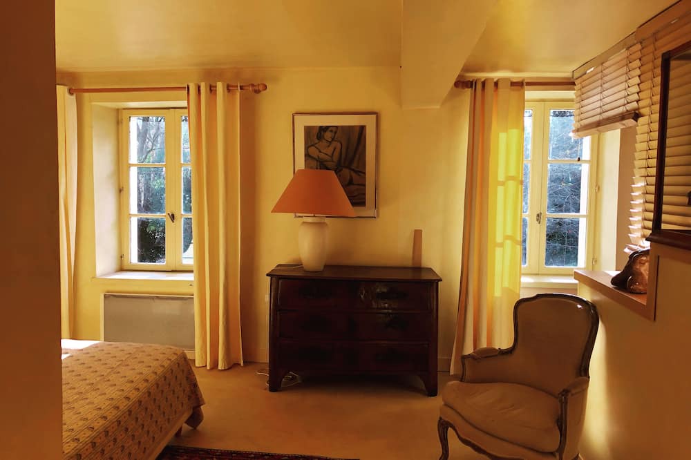 Photo of Bedroom in Chateau-Landon