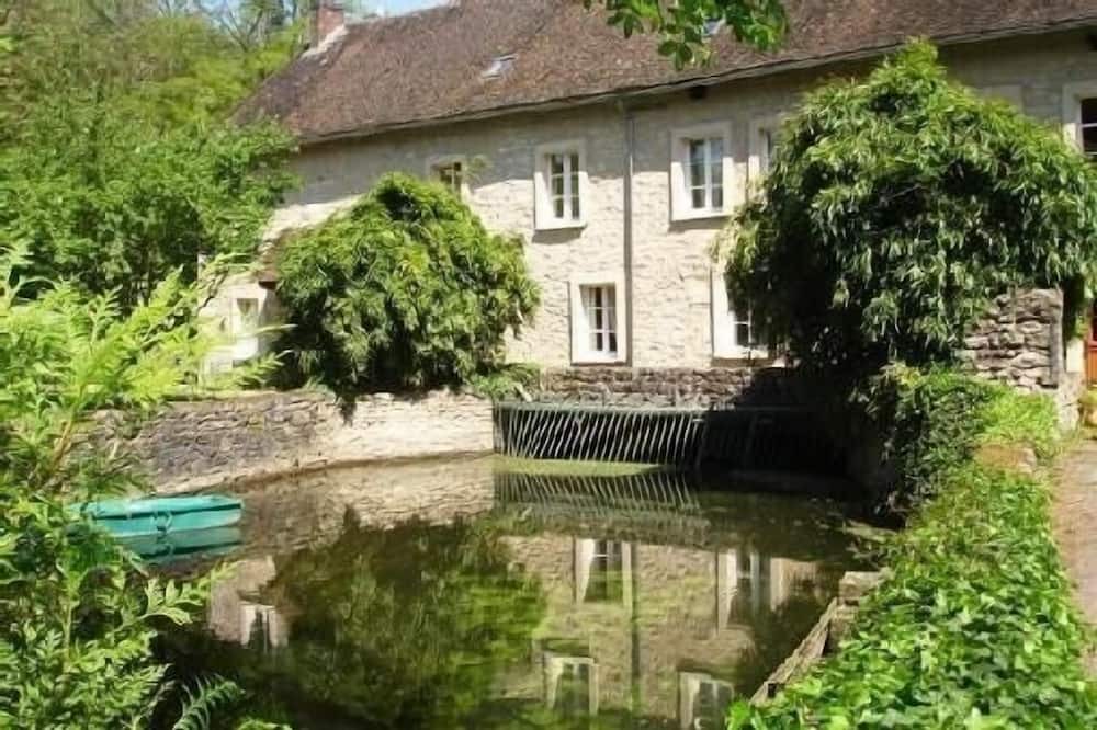 Photo of Outdoor in Chateau-Landon