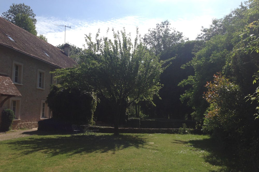 Photo of Outdoor in Chateau-Landon