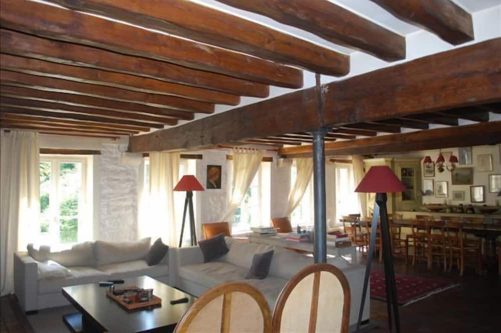 Photo of Livingroom in Chateau-Landon