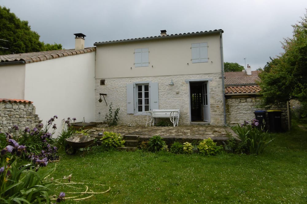 Photo of Outdoor in Nieul-sur-Mer