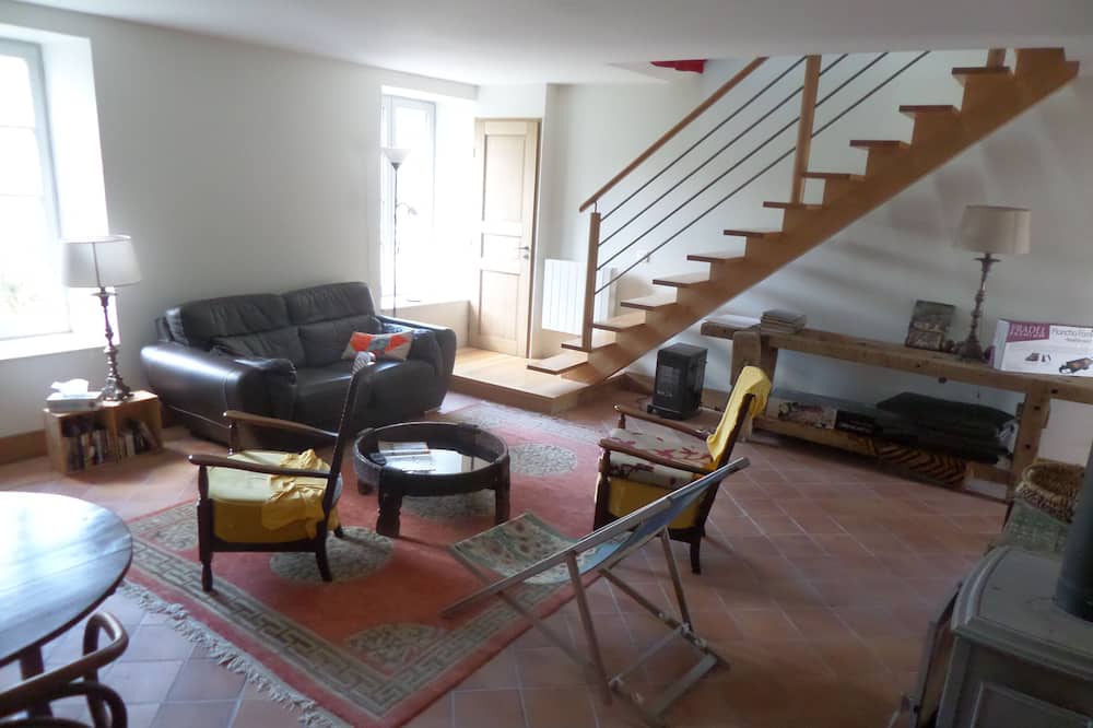 Photo of Livingroom in Nieul-sur-Mer