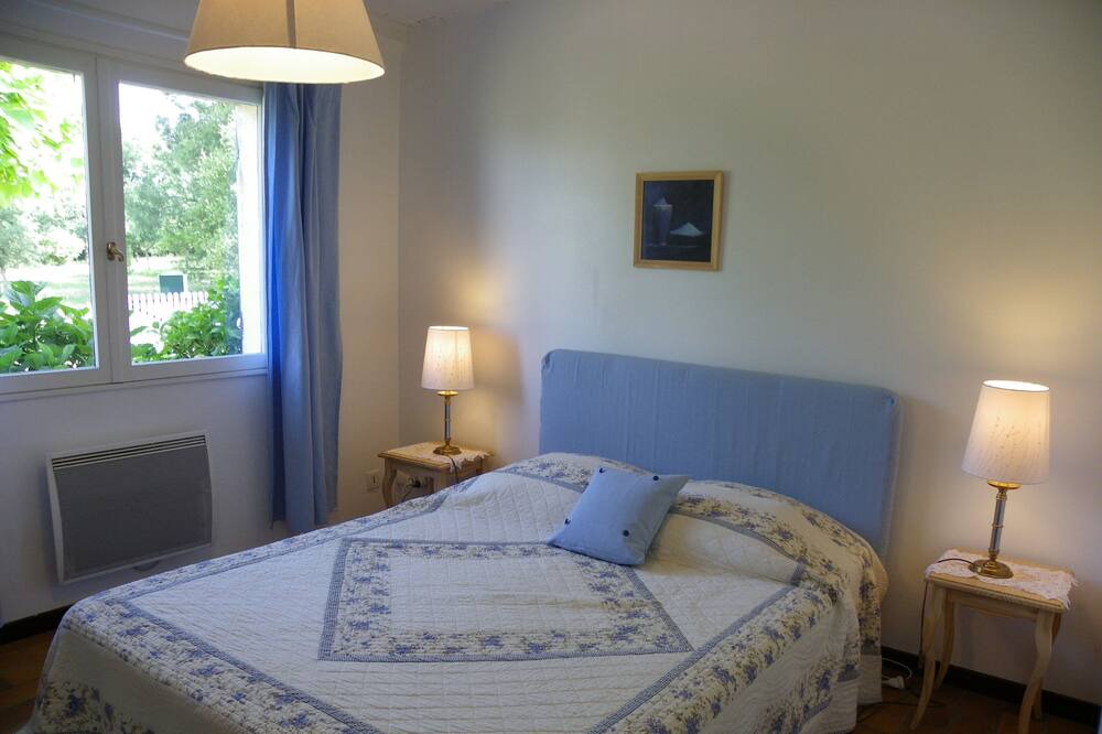 Photo of Bedroom in Laruscade