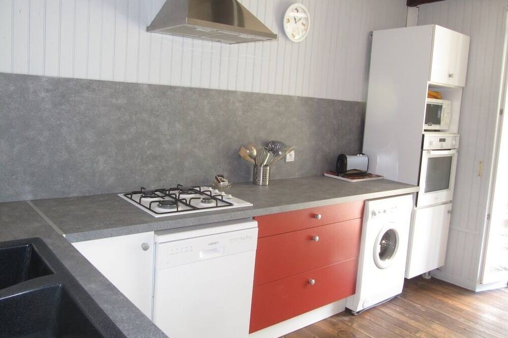 Photo of Kitchen in Beauvezer