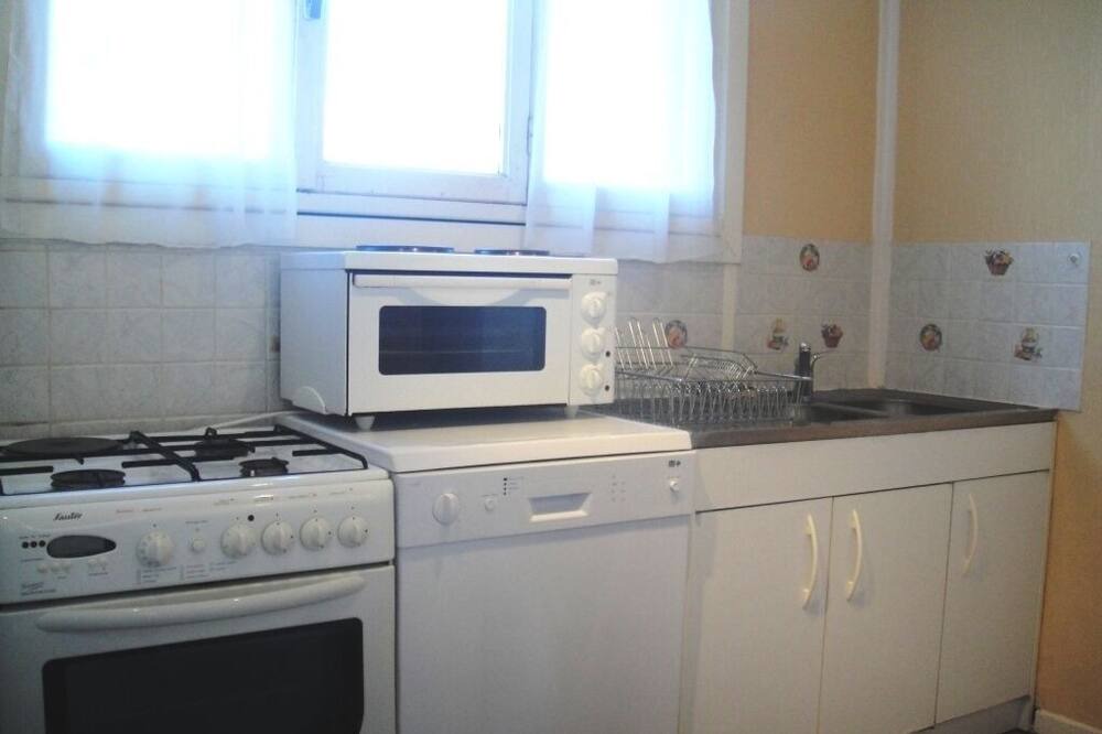 Photo of Kitchen in Saint-Martin-de-Fontenay