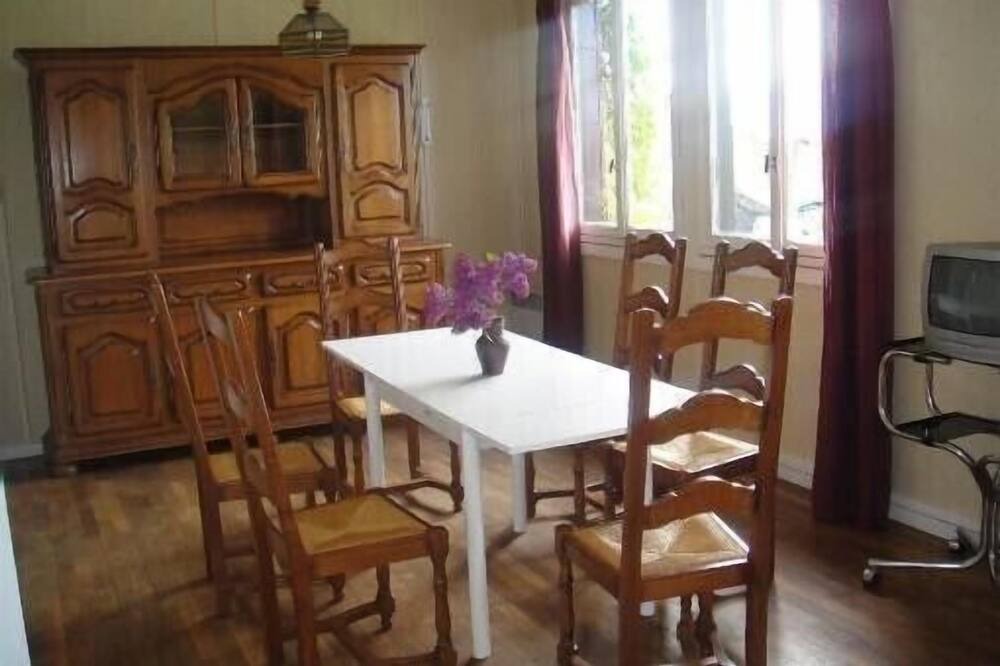 Photo of Livingroom in Saint-Martin-de-Fontenay