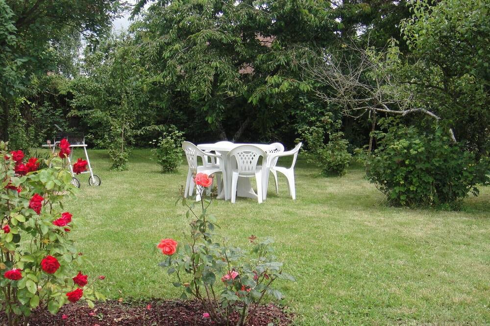 Photo of Outdoor in Saint-Martin-de-Fontenay