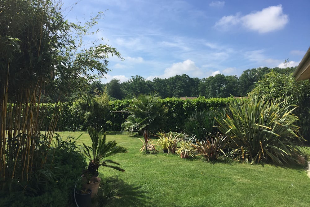 Photo of Outdoor in Touville