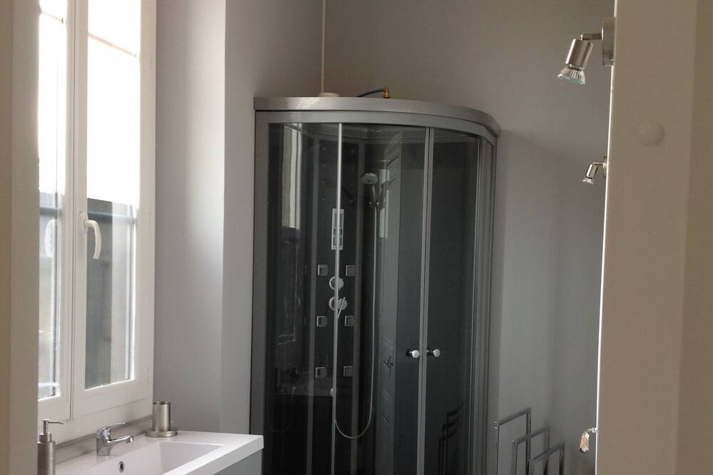Photo of Bathroom in Mazamet