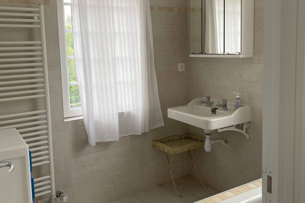 Photo of Bathroom in Langrune-sur-Mer