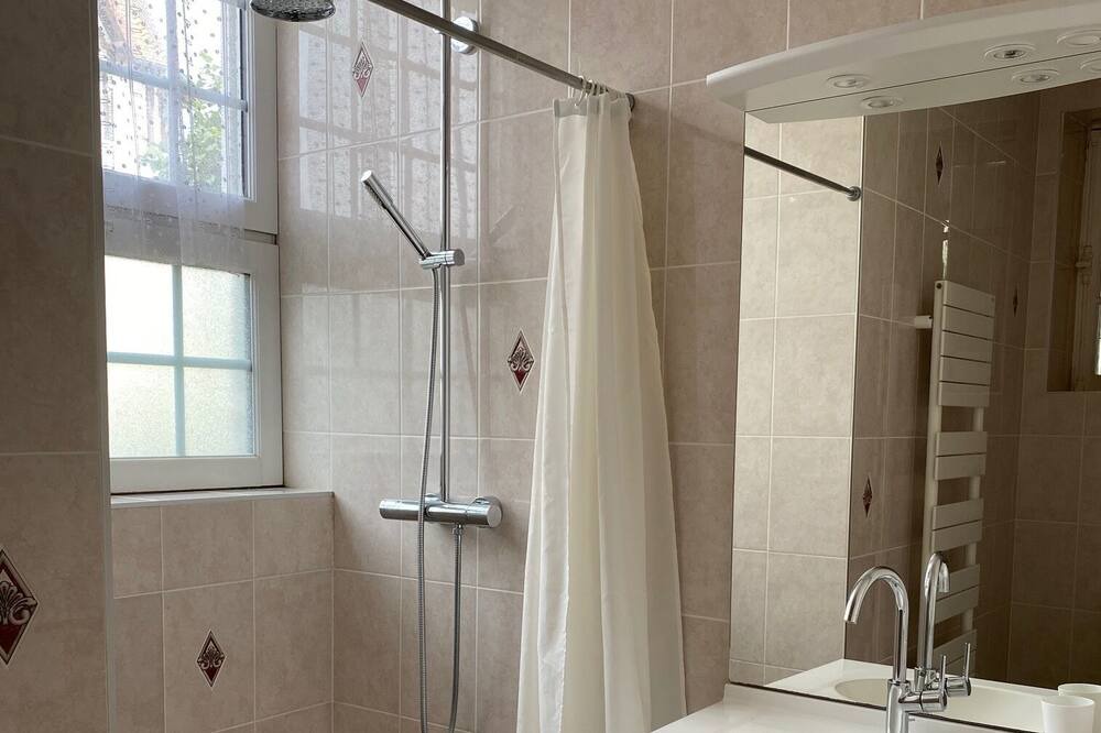 Photo of Bathroom in Langrune-sur-Mer