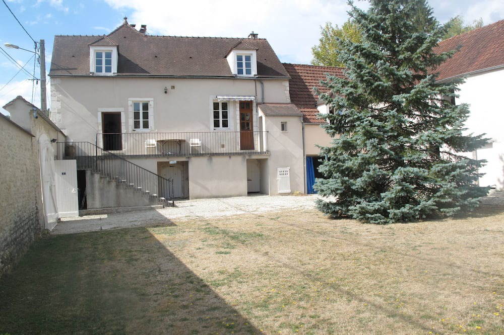 Photo of Outdoor in Saint-Martin-sur-Armancon