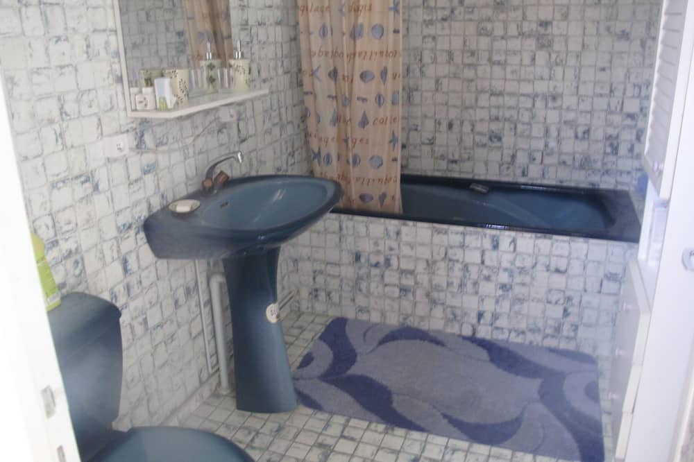 Photo of Bathroom in Saint-Martin-sur-Armancon