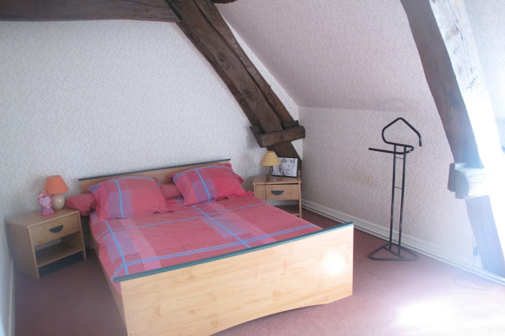 Photo of Bedroom in Saint-Martin-sur-Armancon