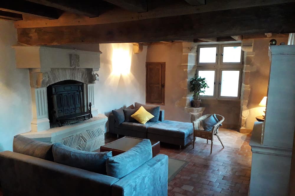 Photo of Livingroom in Autun