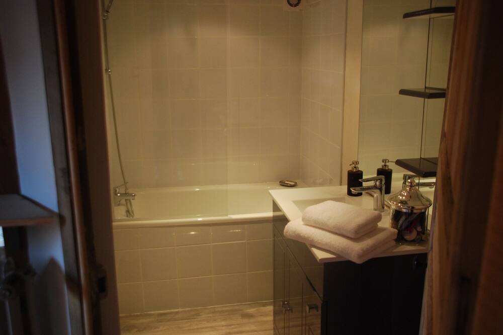 Photo of Bathroom in Autun