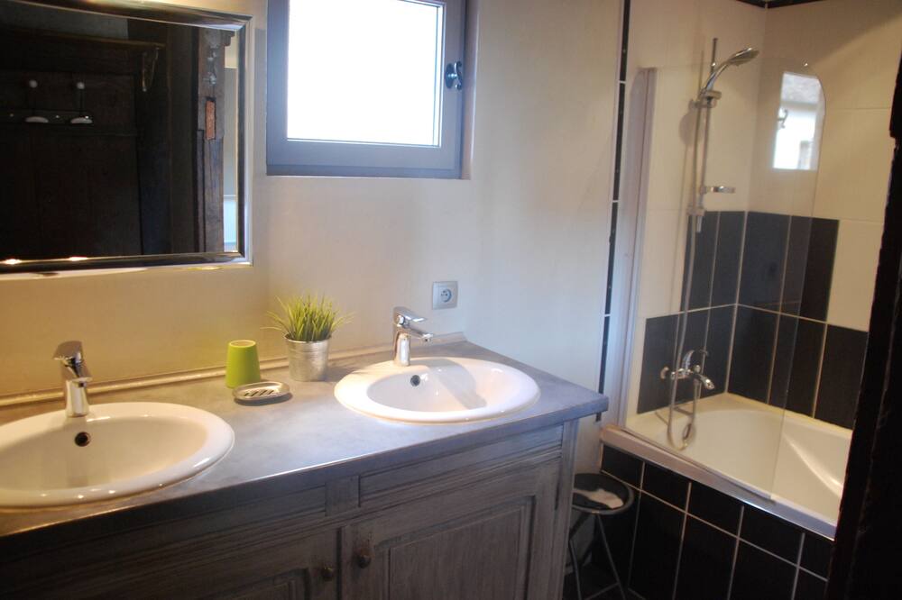 Photo of Bathroom in Autun