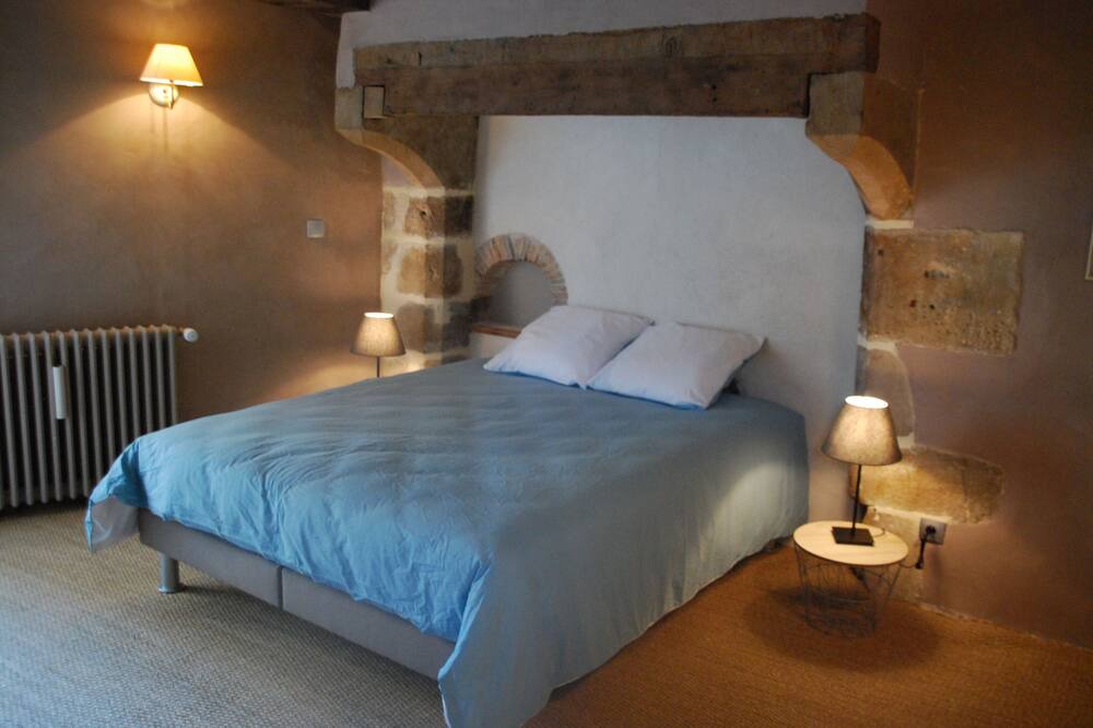 Photo of Bedroom in Autun