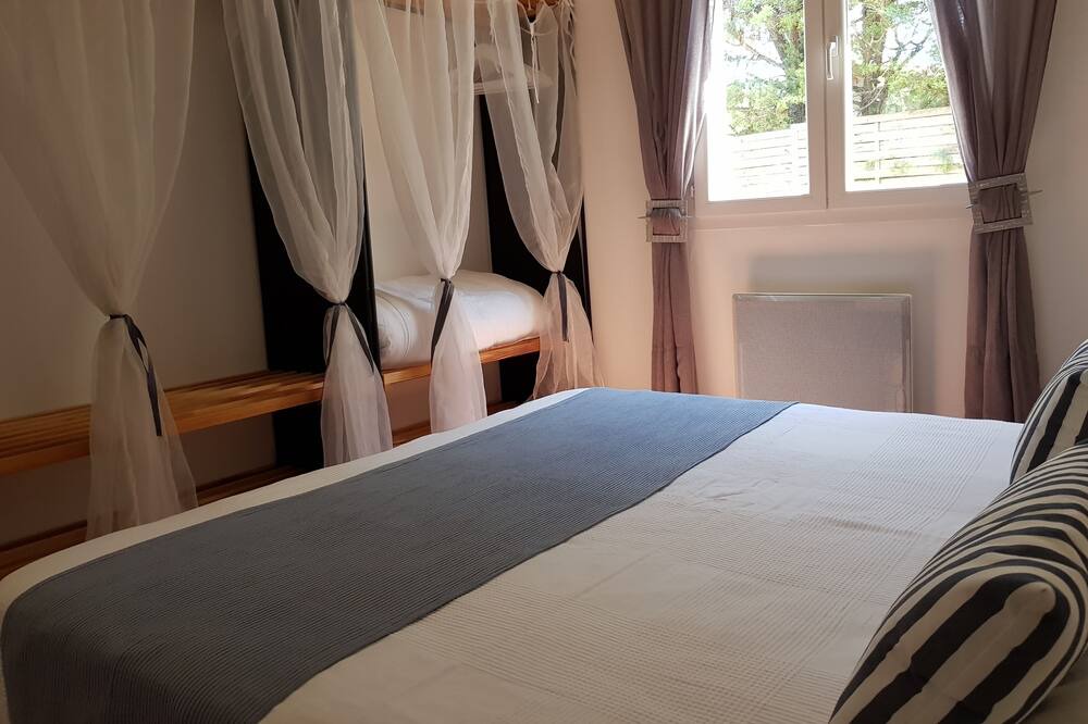 Photo of Bedroom in Montaud